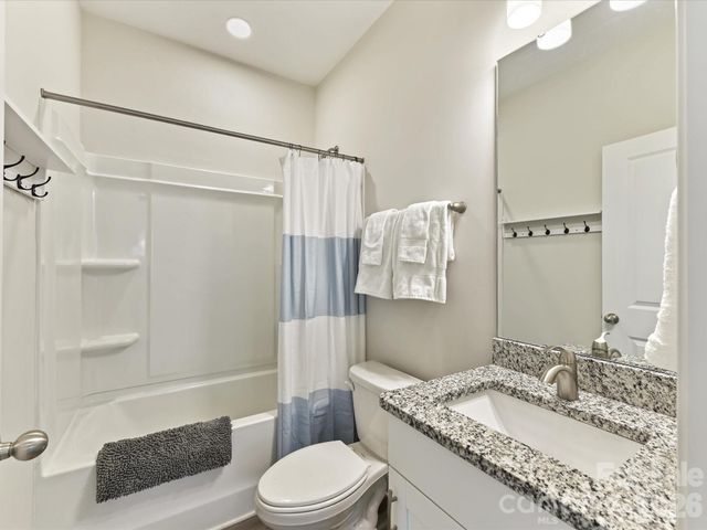 6400 Carver Boulevard, Charlotte, NC 28269