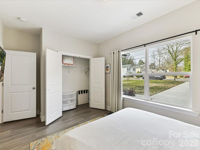 6400 Carver Boulevard, Charlotte, NC 28269