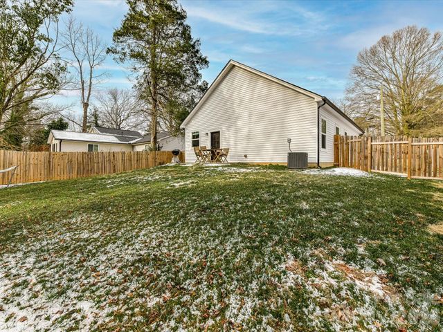 6400 Carver Boulevard, Charlotte, NC 28269