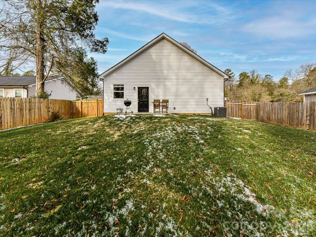 6400 Carver Boulevard, Charlotte, NC 28269