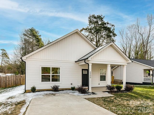 6400 Carver Boulevard, Charlotte, NC 28269