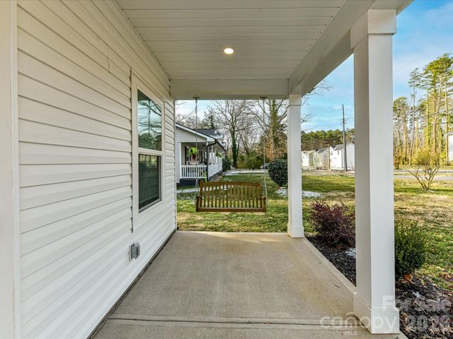 6400 Carver Boulevard, Charlotte, NC 28269