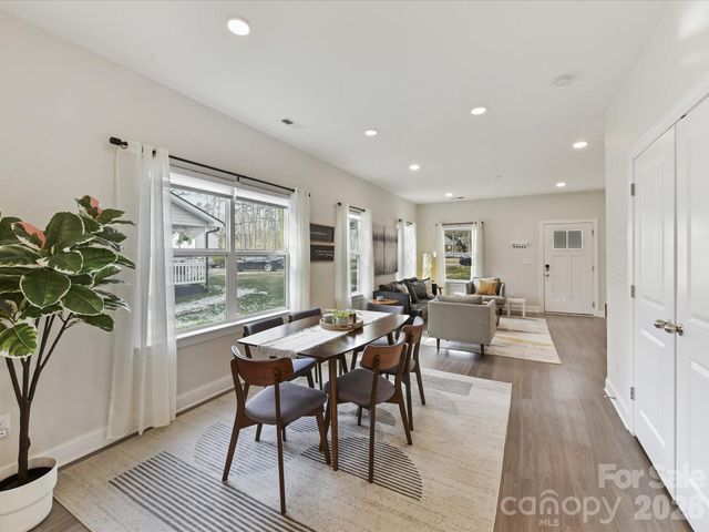 6400 Carver Boulevard, Charlotte, NC 28269