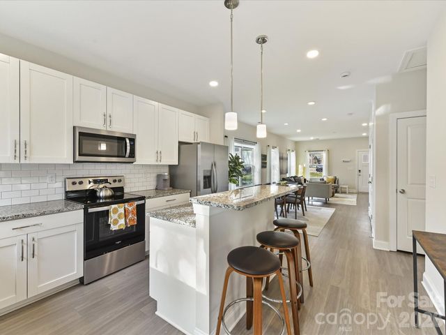 6400 Carver Boulevard, Charlotte, NC 28269