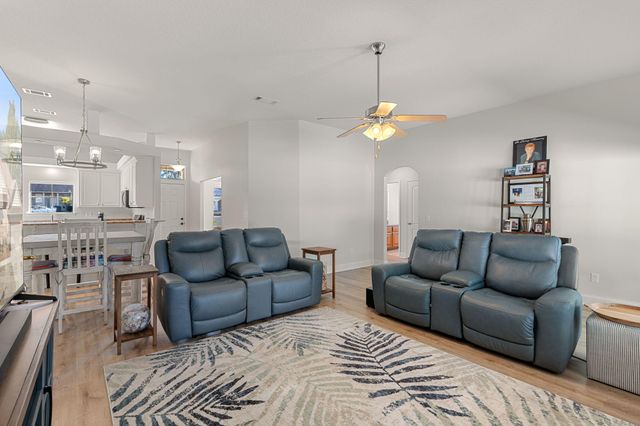 207 Pinque Coat Court, Crestview, FL 32536