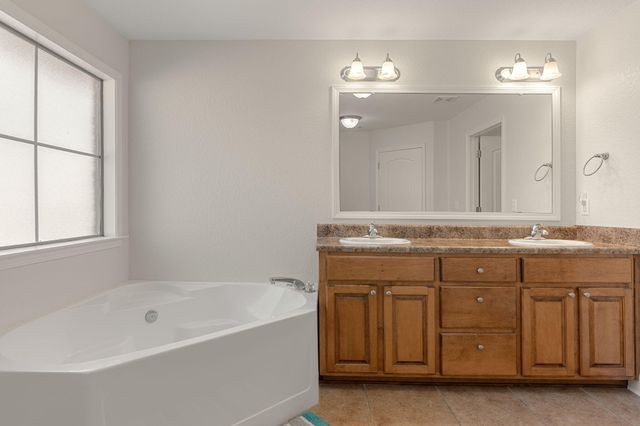 207 Pinque Coat Court, Crestview, FL 32536