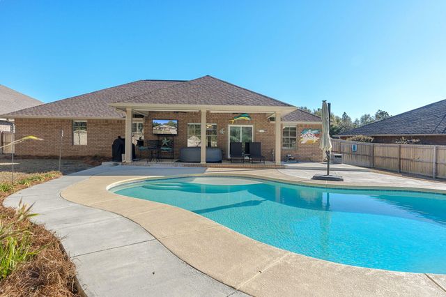 207 Pinque Coat Court, Crestview, FL 32536