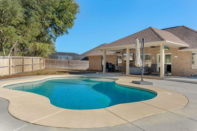 207 Pinque Coat Court, Crestview, FL 32536