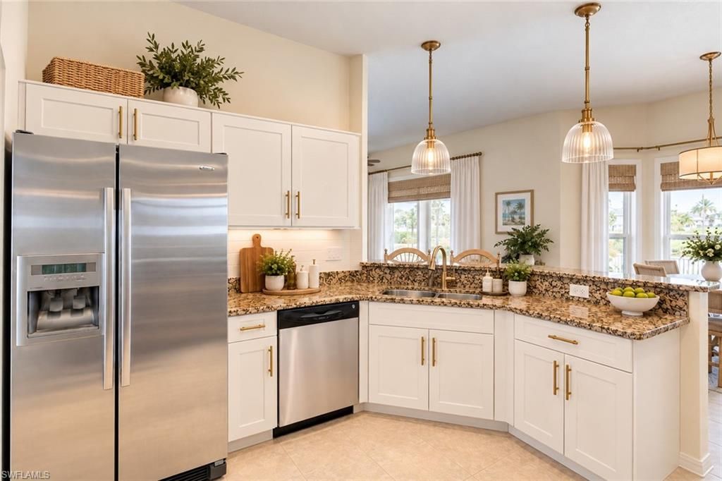 Image 24 of property listing at 927 28th TER, Cape Coral, FL 33914