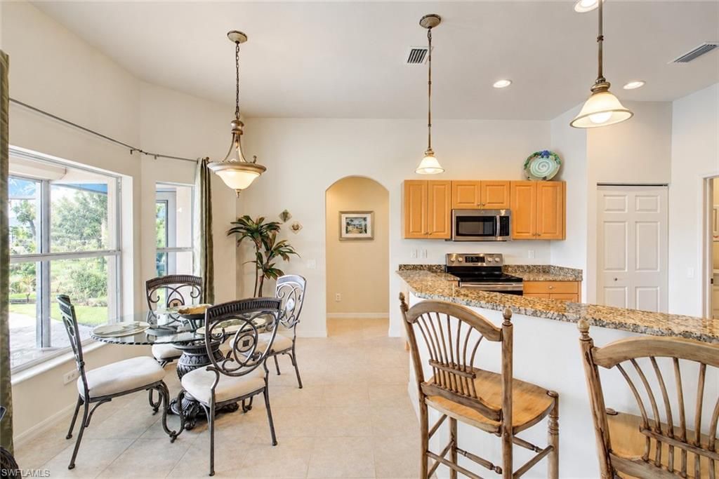 Image 25 of property listing at 927 28th TER, Cape Coral, FL 33914