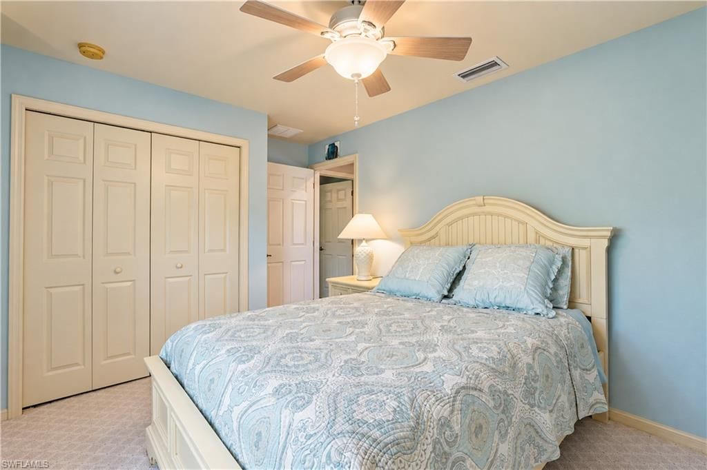 Image 26 of property listing at 927 28th TER, Cape Coral, FL 33914
