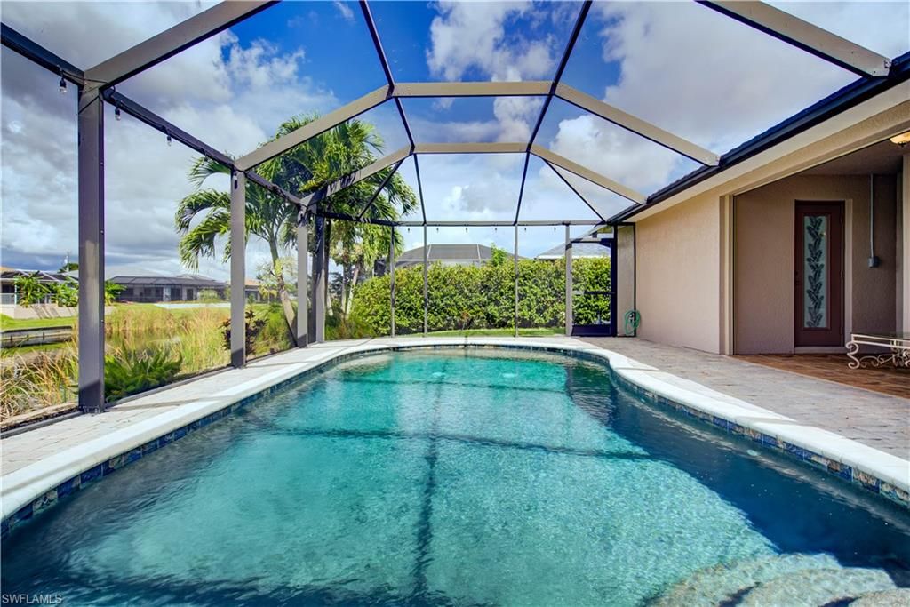 Image 34 of property listing at 927 28th TER, Cape Coral, FL 33914