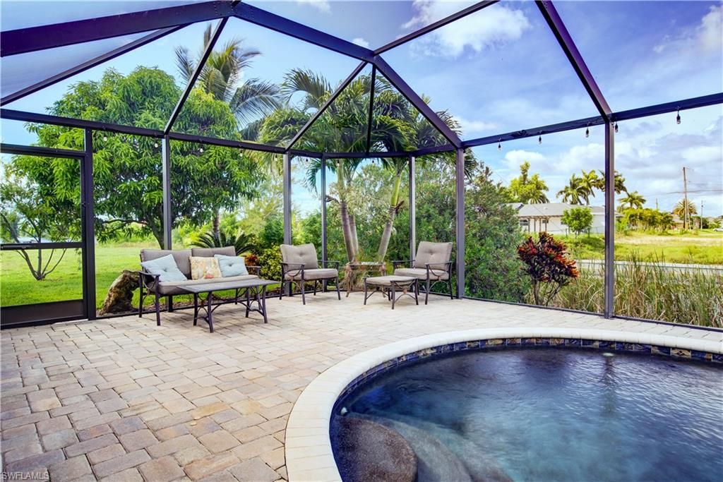 Image 36 of property listing at 927 28th TER, Cape Coral, FL 33914