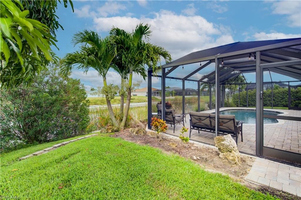 Image 38 of property listing at 927 28th TER, Cape Coral, FL 33914