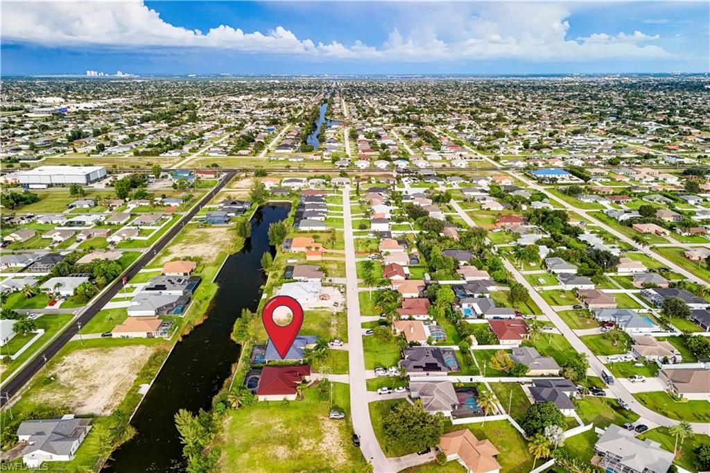 Image 39 of property listing at 927 28th TER, Cape Coral, FL 33914