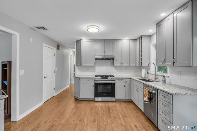 22 Victoria Drive, Branford, CT 06405