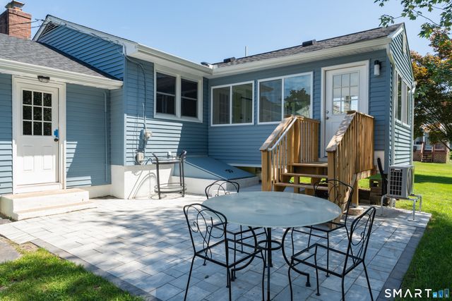 22 Victoria Drive, Branford, CT 06405