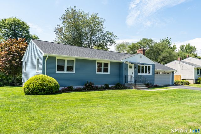 22 Victoria Drive, Branford, CT 06405
