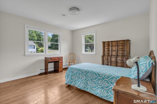 22 Victoria Drive, Branford, CT 06405