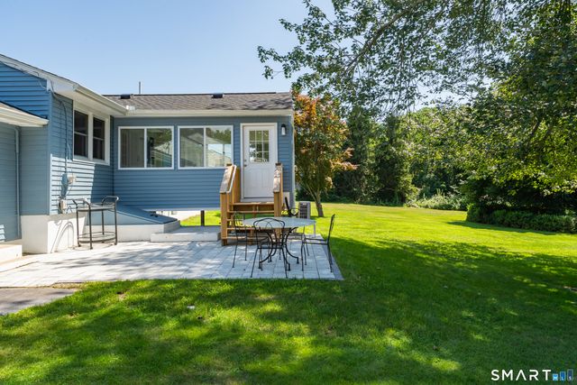 22 Victoria Drive, Branford, CT 06405