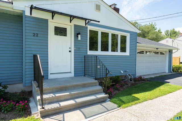 22 Victoria Drive, Branford, CT 06405
