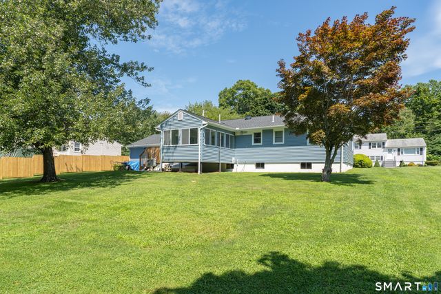 22 Victoria Drive, Branford, CT 06405