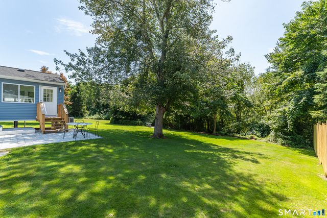 22 Victoria Drive, Branford, CT 06405