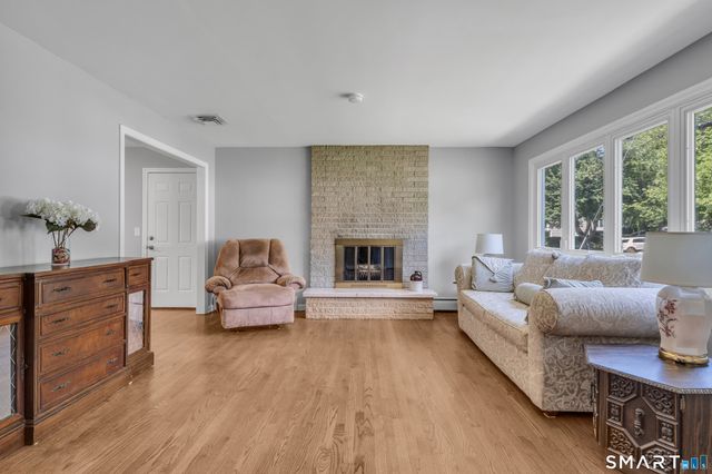 22 Victoria Drive, Branford, CT 06405