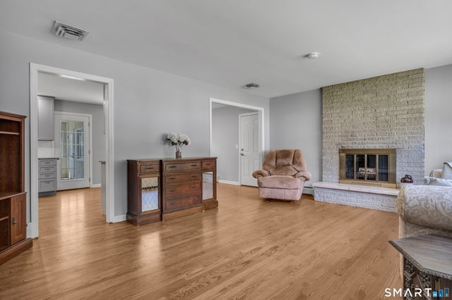 22 Victoria Drive, Branford, CT 06405