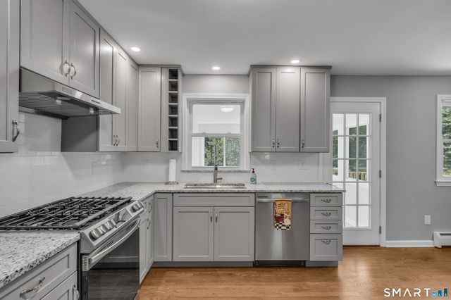 22 Victoria Drive, Branford, CT 06405