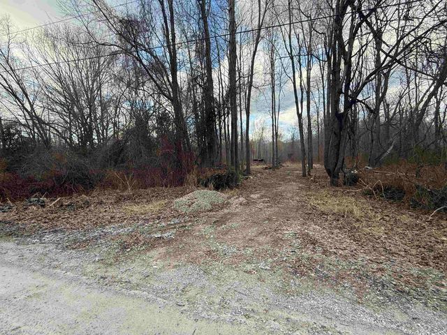 6136 High Road, Clay, MI 48001