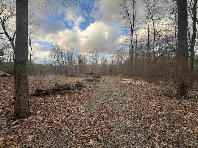 6136 High Road, Clay, MI 48001