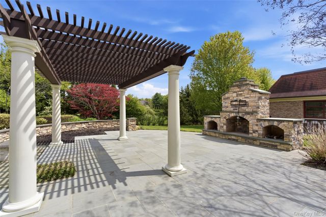 6 Evergreen Way, Old Brookville, NY 11545