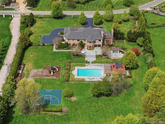6 Evergreen Way, Old Brookville, NY 11545