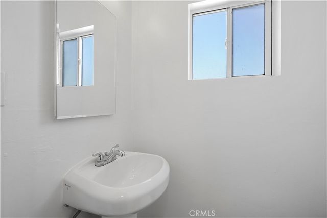 44043 Hoban Avenue, Lancaster, CA 93534