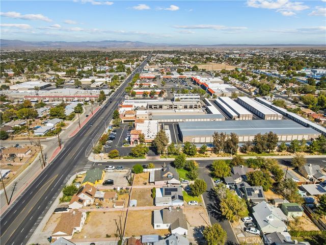 44043 Hoban Avenue, Lancaster, CA 93534