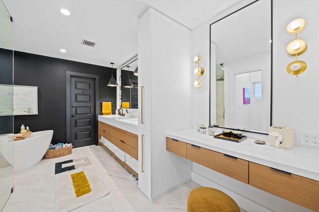 3051 NE 46th Street, Fort Lauderdale, FL 33308