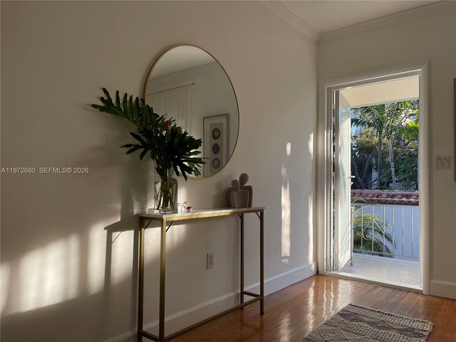 4780 Pine Tree Dr 8, Miami Beach, FL 33140