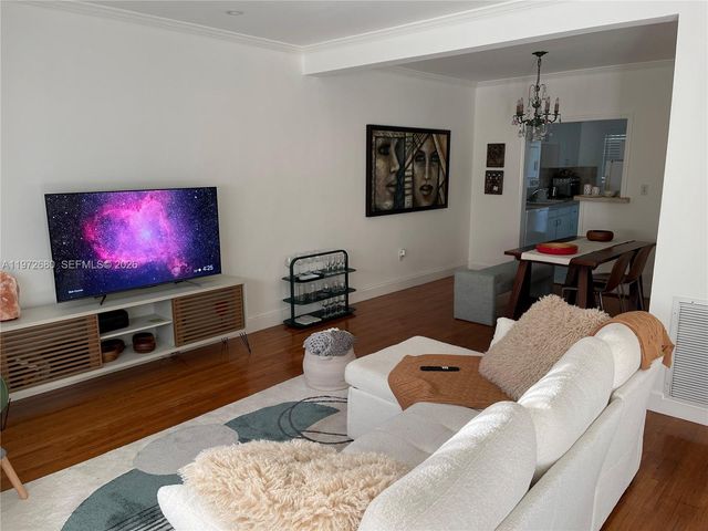 4780 Pine Tree Dr 8, Miami Beach, FL 33140