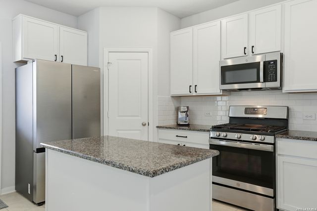 181 Josh Ln, San Antonio, TX 78253