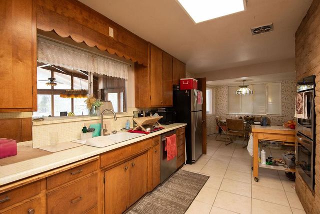 2128 Park Ridge Dr, Riverbank, CA 95367