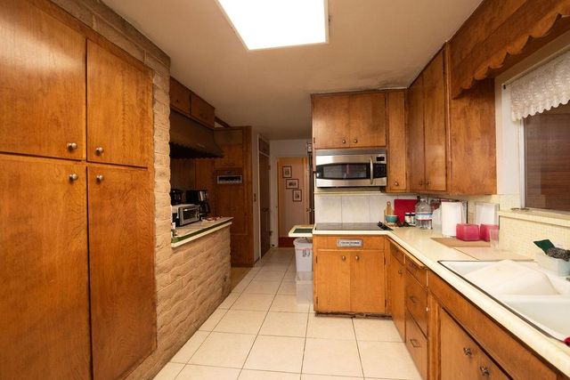 2128 Park Ridge Dr, Riverbank, CA 95367