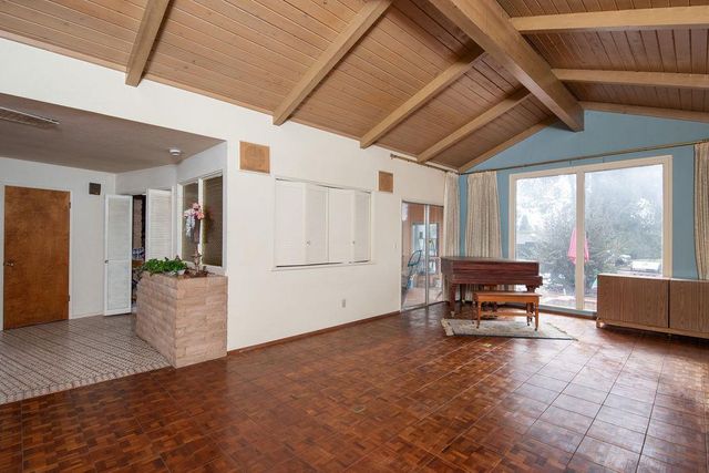 2128 Park Ridge Dr, Riverbank, CA 95367