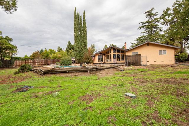 2128 Park Ridge Dr, Riverbank, CA 95367