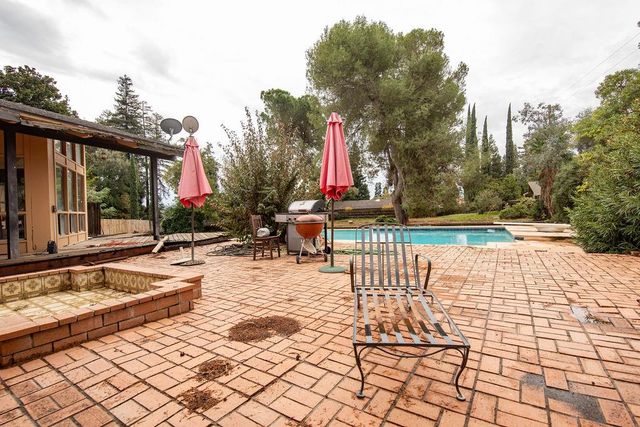 2128 Park Ridge Dr, Riverbank, CA 95367