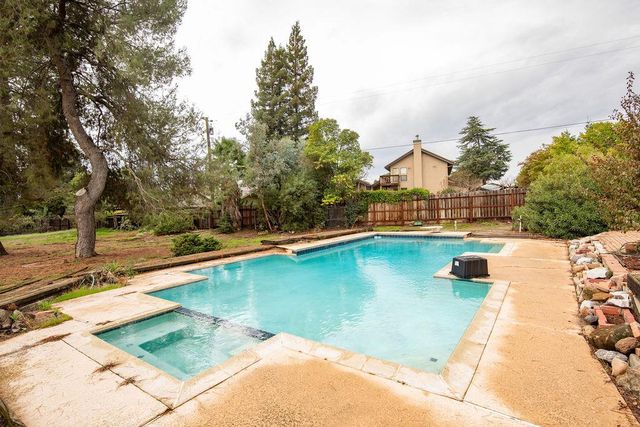 2128 Park Ridge Dr, Riverbank, CA 95367