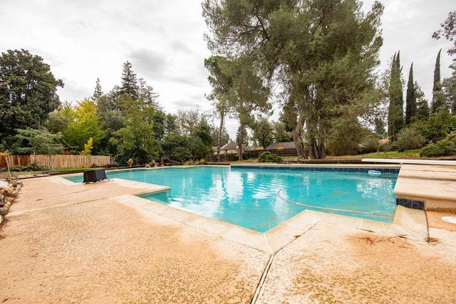 2128 Park Ridge Dr, Riverbank, CA 95367