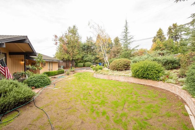 2128 Park Ridge Dr, Riverbank, CA 95367