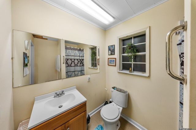11163 Hwy 22, St Amant, LA 70774