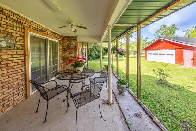 11163 Hwy 22, St Amant, LA 70774